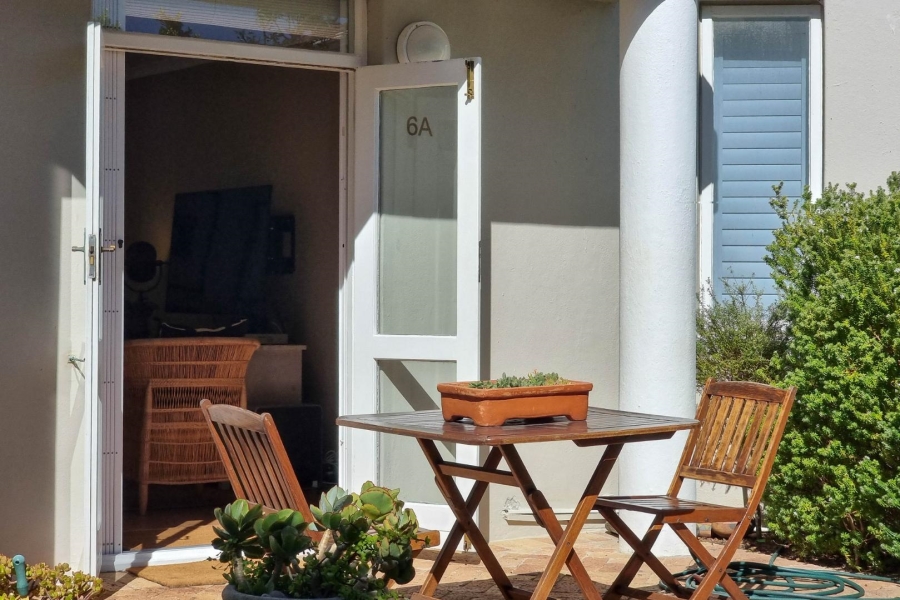 To Let 2 Bedroom Property for Rent in Devils Peak Western Cape